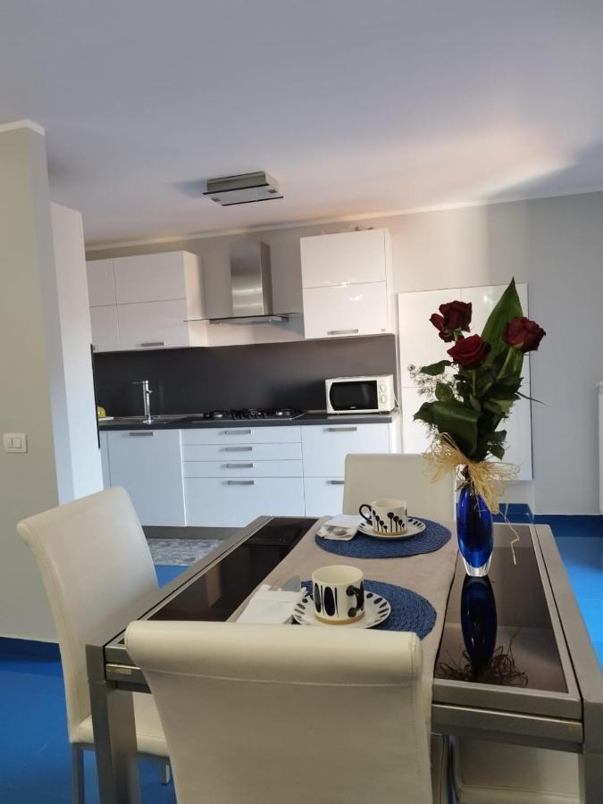 Casa Vacanza "Marinella" Сулмона Екстериор снимка