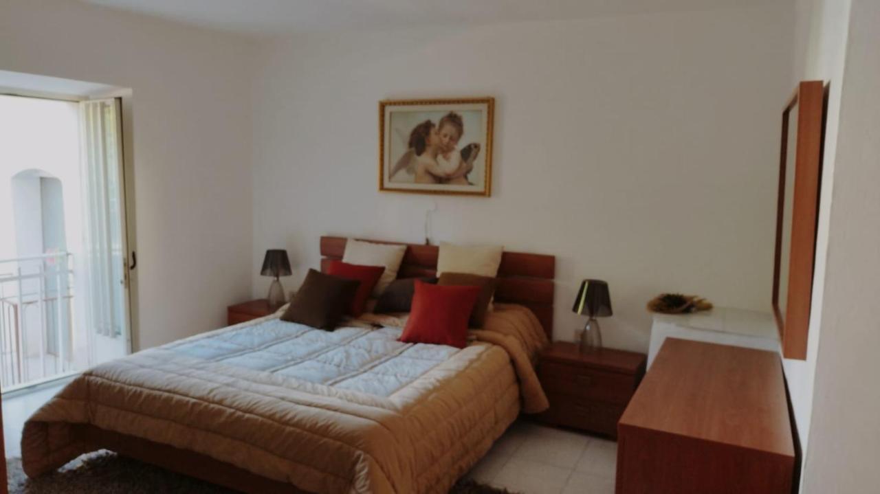 Casa Vacanza "Marinella" Сулмона Екстериор снимка
